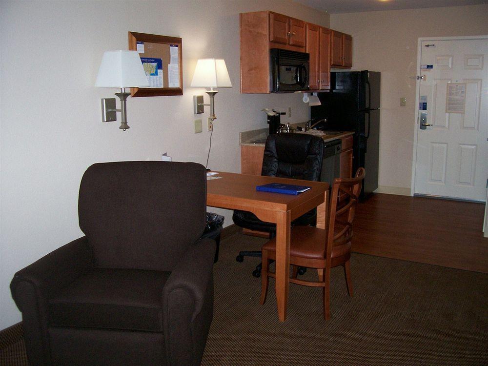 Candlewood Suites Winchester By Ihg Ruang foto