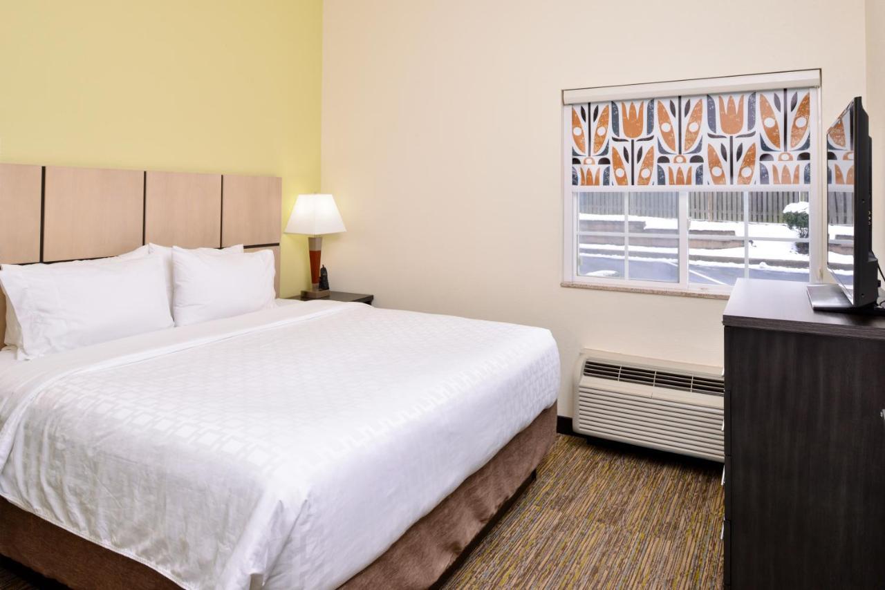 Candlewood Suites Winchester By Ihg Bagian luar foto