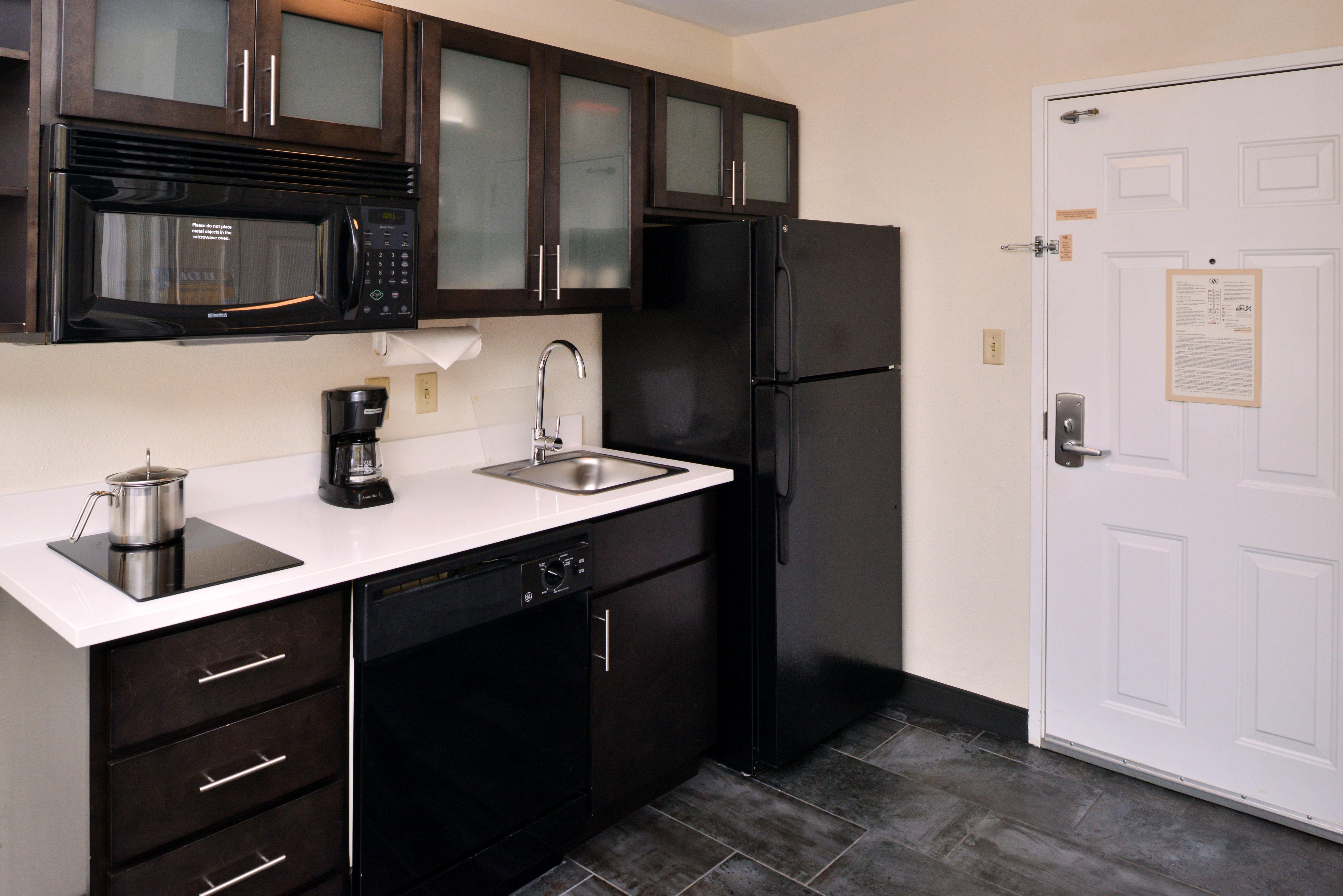 Candlewood Suites Winchester By Ihg Bagian luar foto