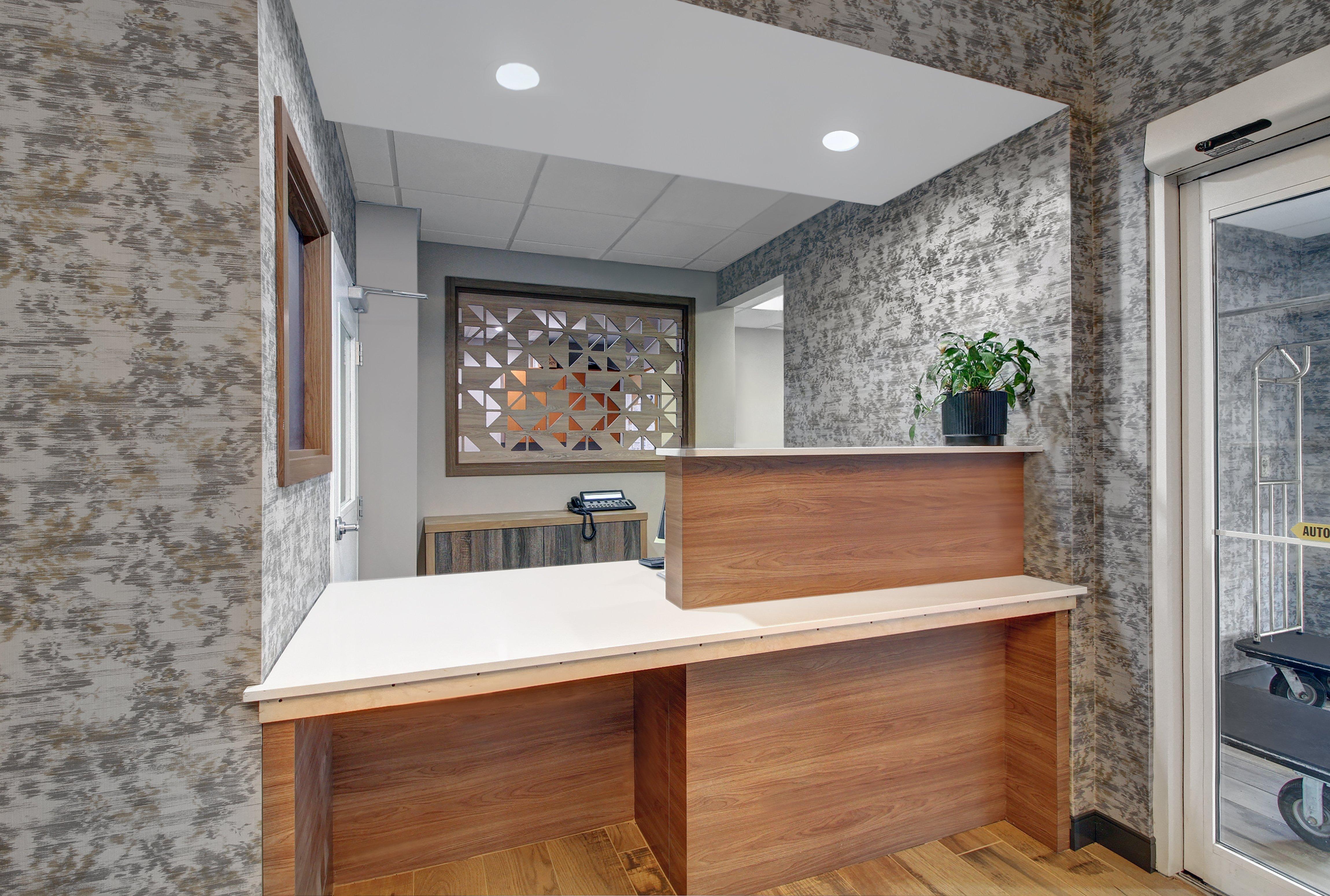 Candlewood Suites Winchester By Ihg Bagian luar foto