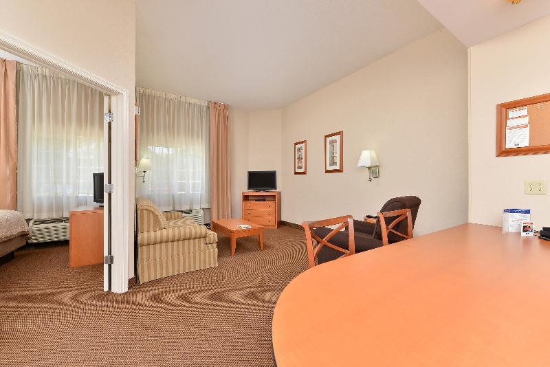 Candlewood Suites Winchester By Ihg Bagian luar foto