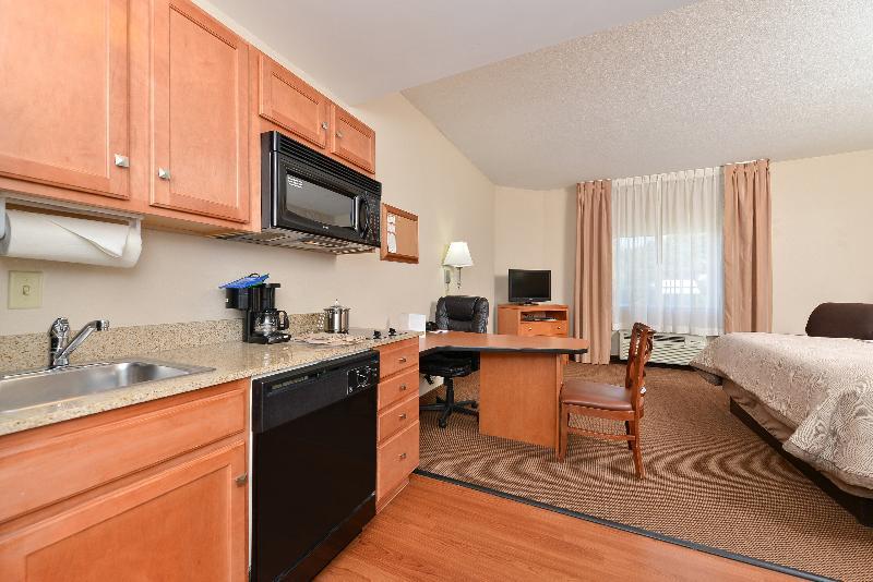 Candlewood Suites Winchester By Ihg Bagian luar foto
